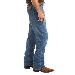Wrangler Men's 20X Active Flex Relaxed Fit Jean -Cinc Clothing Shop 01MCWAB 3