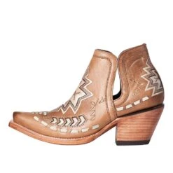 Ariat Women`s Aztec Aged Tan Dixon Bootie 8 Ariat Women`s Aztec Aged Tan Dixon Bootie -Cinc Clothing Shop 10035973 vendor 1