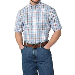 Wrangler Men's George Strait Short Sleeve Plaid Shirt