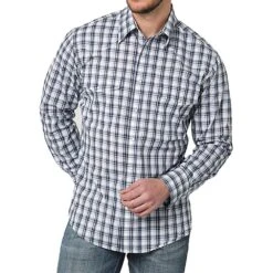 Wrangler Men's Wrinkle Resist Long Sleeve Shirt Relaxed Fit Navy
